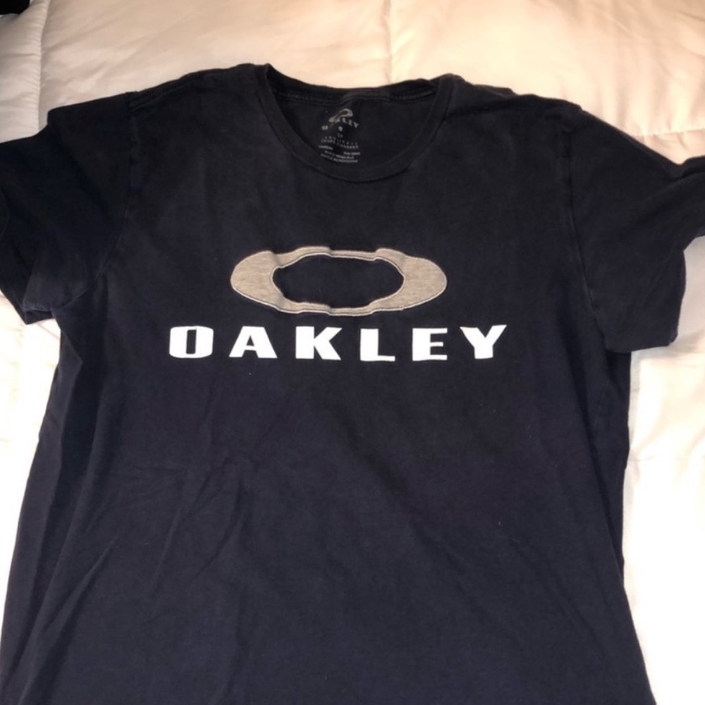 oakley tshirt
